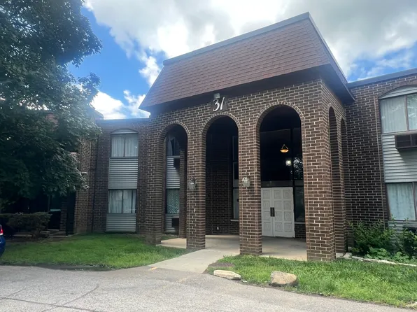 31 Washington Blvd APT 108, Mundelein, IL 60060