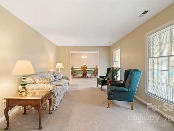 5th image of 1211 Lightwood Dr