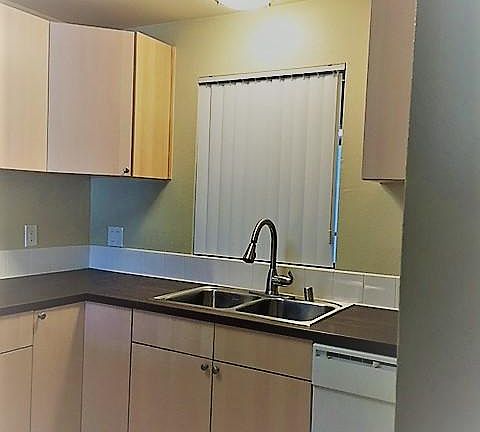 5th image of 3888 Genesee Ave #2