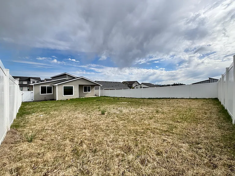 842 Greenfield Dr — Photo 18