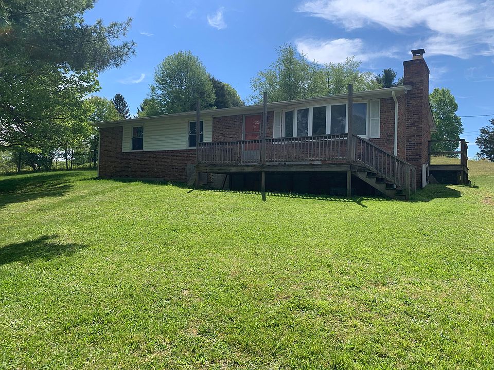 1st image of 206 Willow Ln