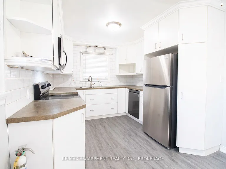 98 James St E #1 — Photo 7