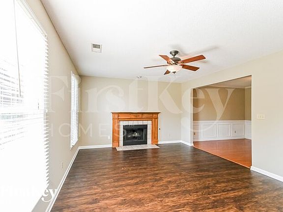 3rd image of 1471 Apple Grove Ln