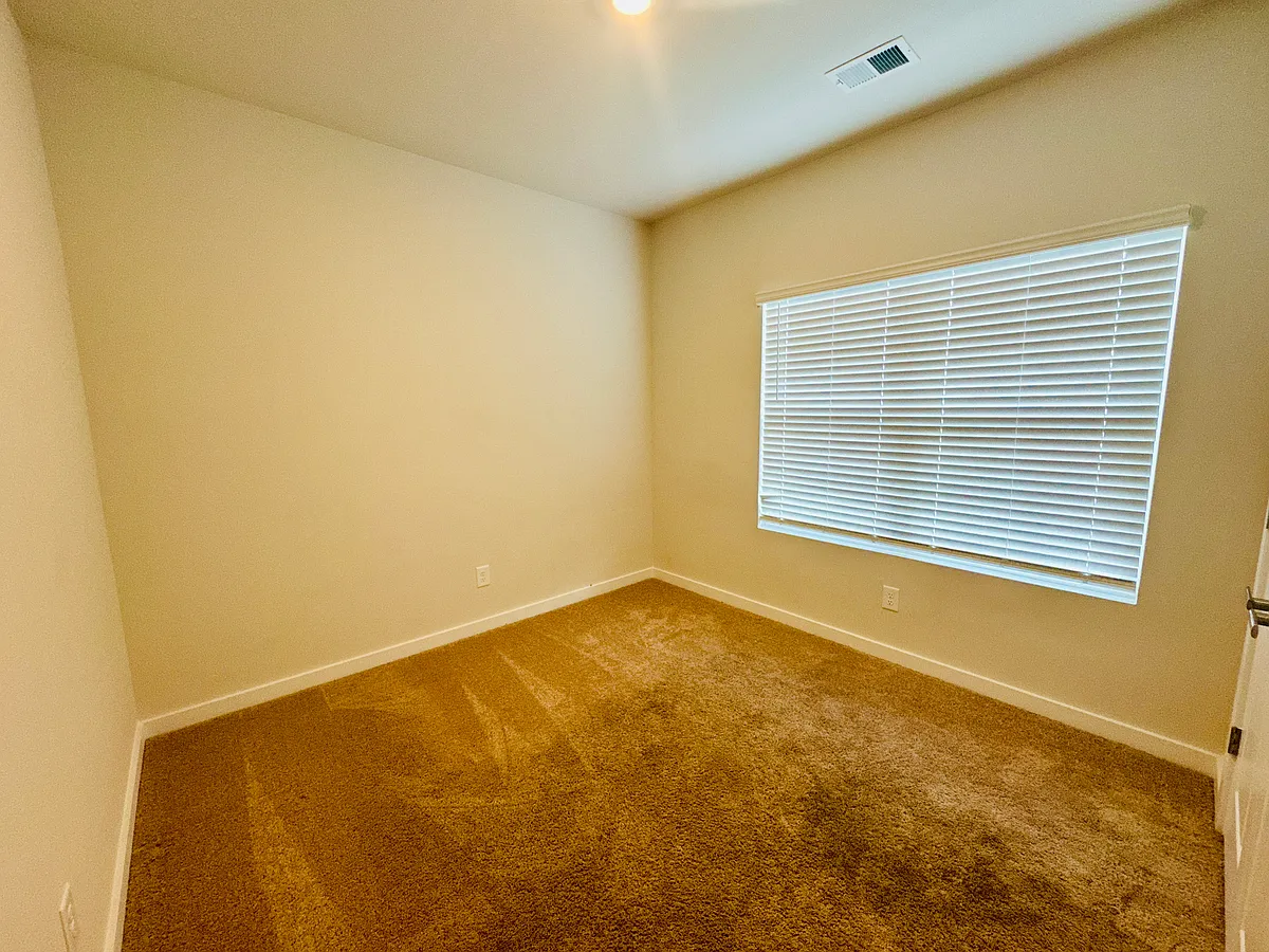 Building Photo - 1028 Peaceful Fawn Dr