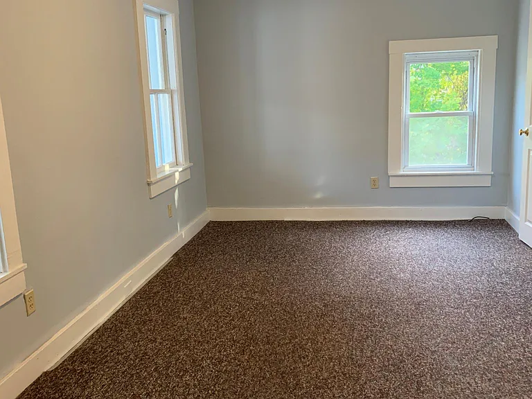 33 Oak St #33 — Photo 4