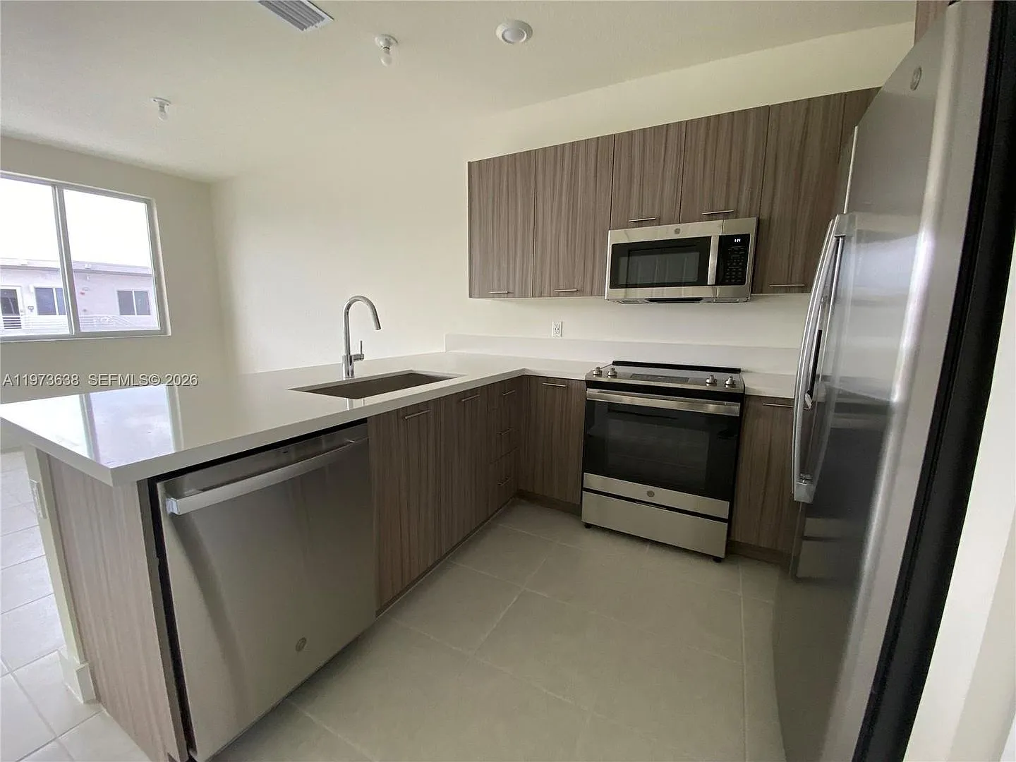 6453 NW 102 Path 304, Doral, FL 33178 — Photo 3