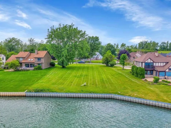 0 Parke Ln, Grosse Ile, MI 48138