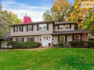 2208 Tomahawk Rd, Mission Hills, KS 66208