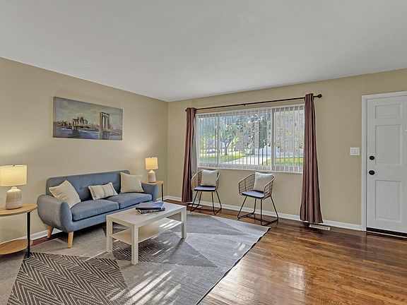 5th image of 3446 Helen Pl
