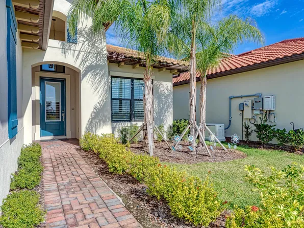 1918 5th St E, Palmetto, FL 34221