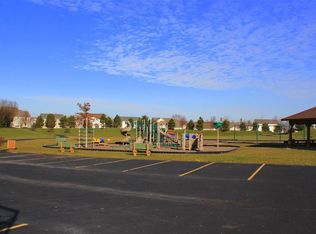 906 Pebble Beach Cv, Painesville, OH 44077