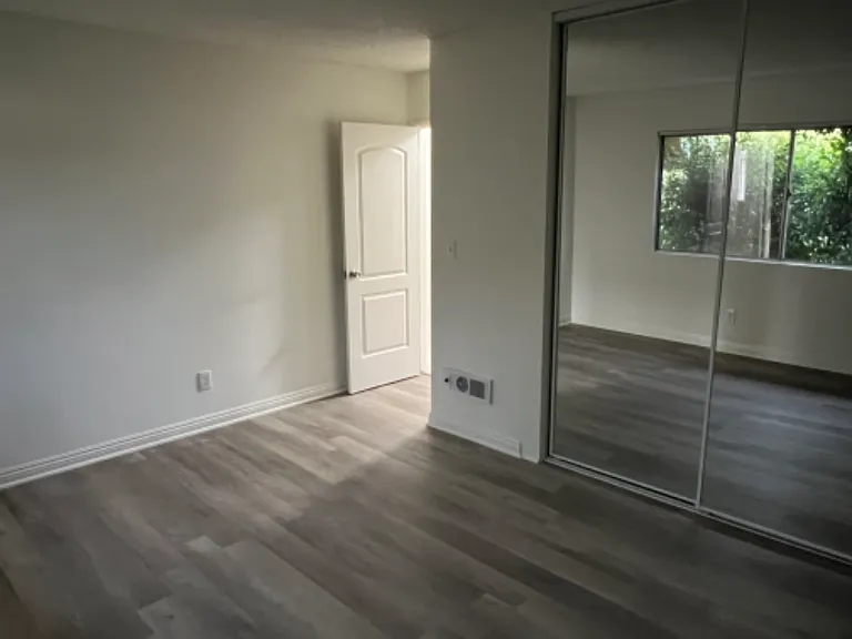 Woodside Garden Apartments — Photo 29