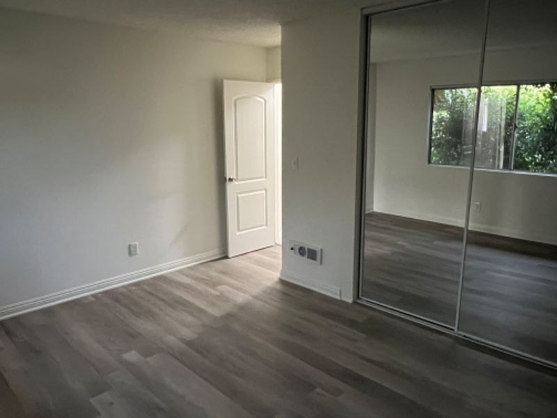 Mirror doors master bedroom