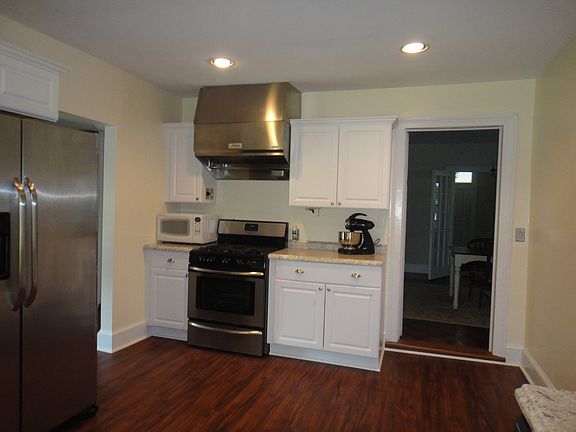 2nd image of 320 Bradley St