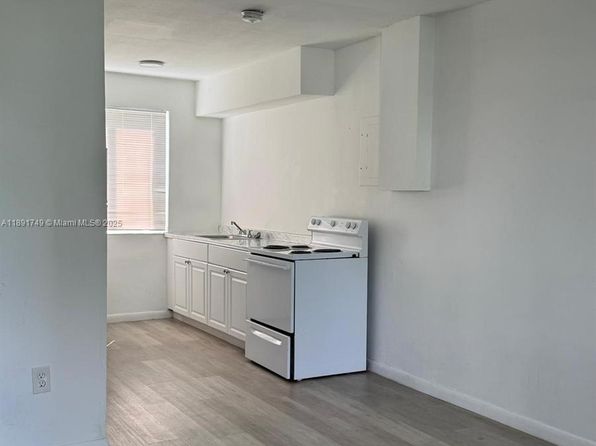 680 NE 88th Ter APT 3