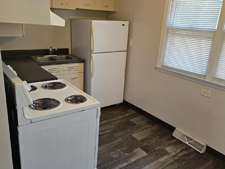 500 W 16th St #6 — Photo 9