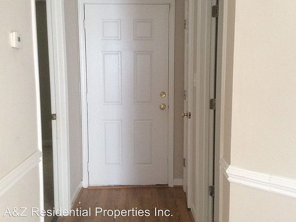 4th image of 2437 Fabyan Ln
