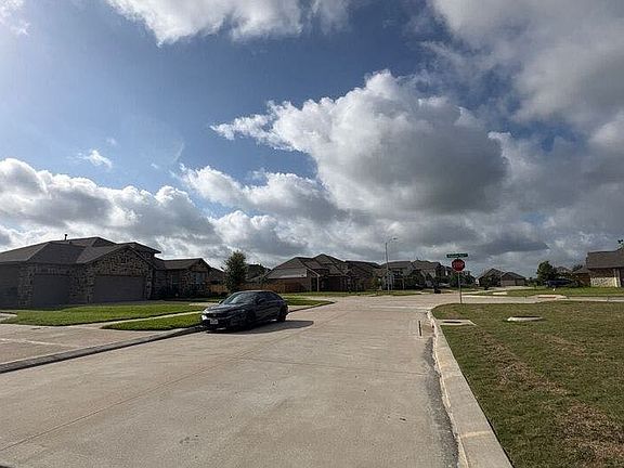 5th image of 1621 Black Oak Dr