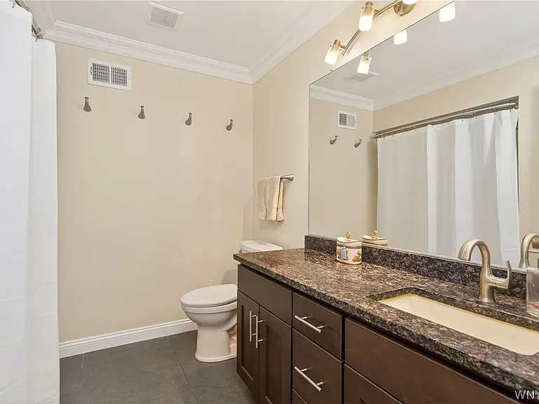 36 Harbour Pointe Cmn — Photo 16