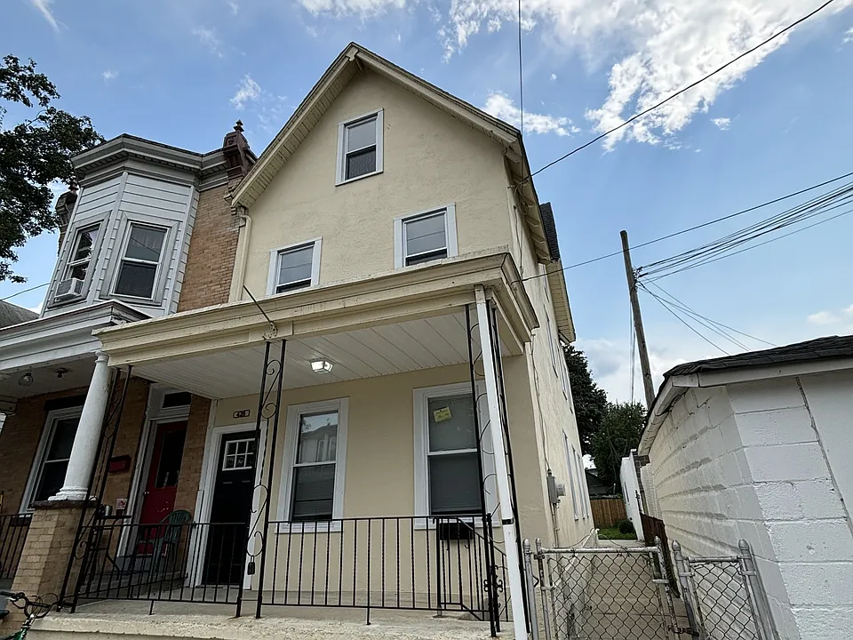 426 Middlesex St