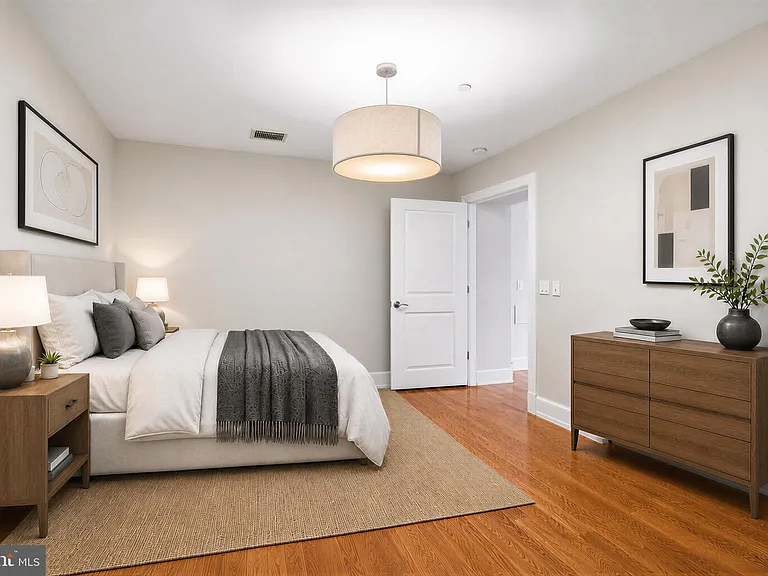 215 I St NE #103 — Photo 10