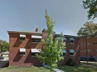 5821 Sunshine Dr, Saint Louis, MO