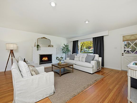 5th image of 2410 Mendota Way NE