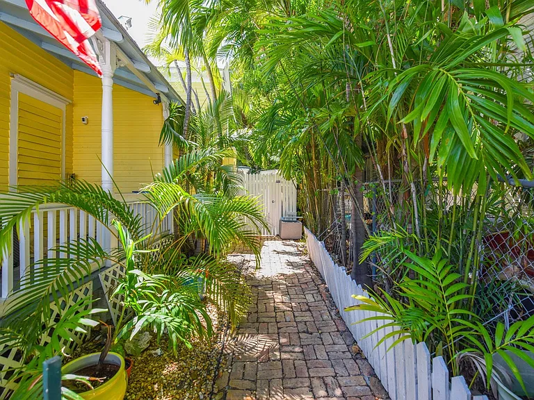 524 White St — Photo 4