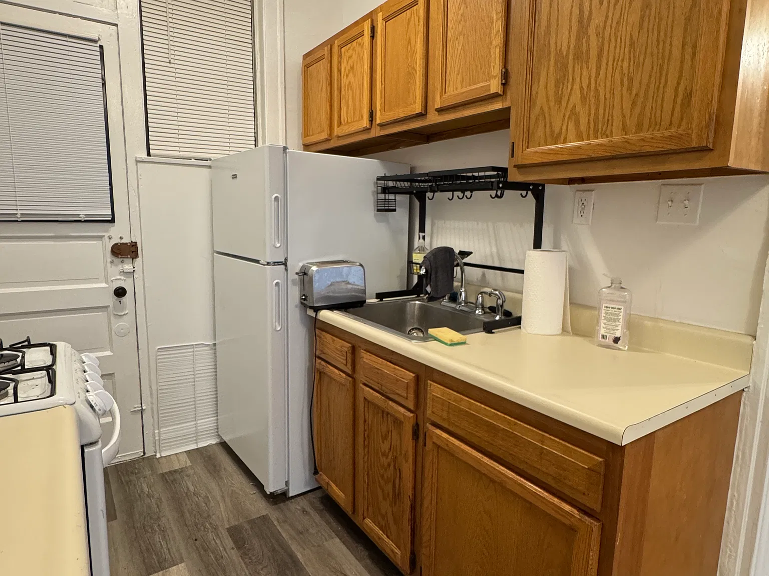 1 bed, 700 sqft, $1,350 — Photo 4