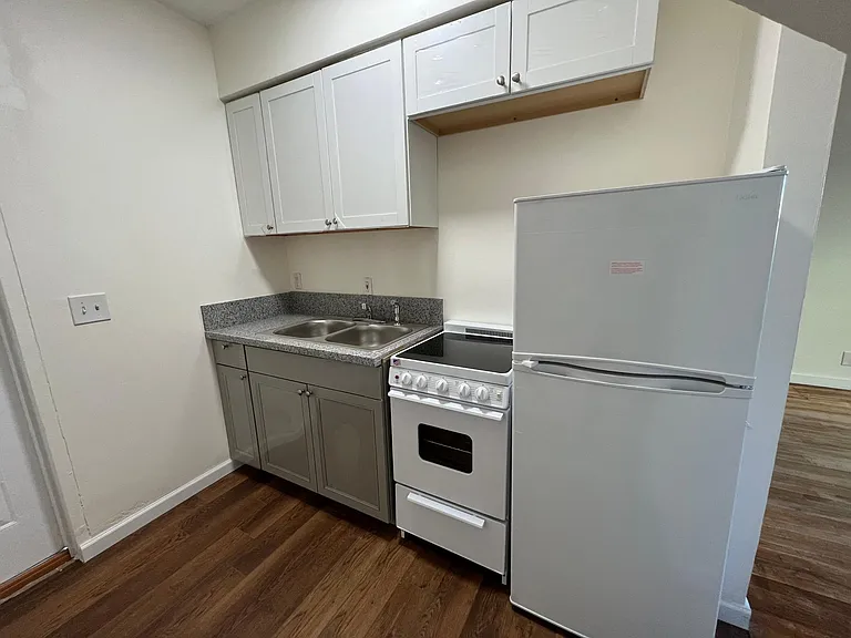 323 Almeria Rd #103 — Photo 7