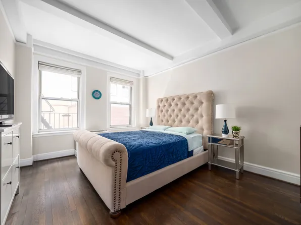 150 East 49th Street image 1 of 10