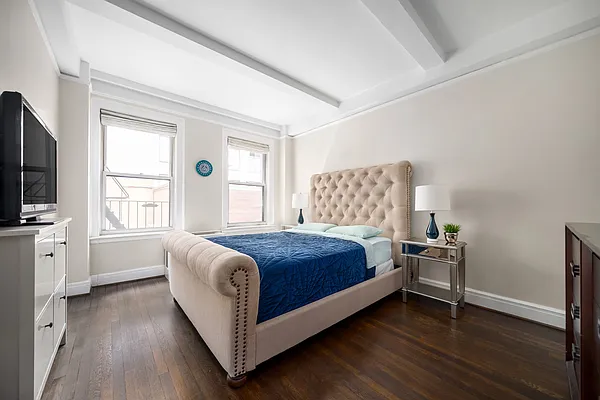 Sold by Compass | media 16