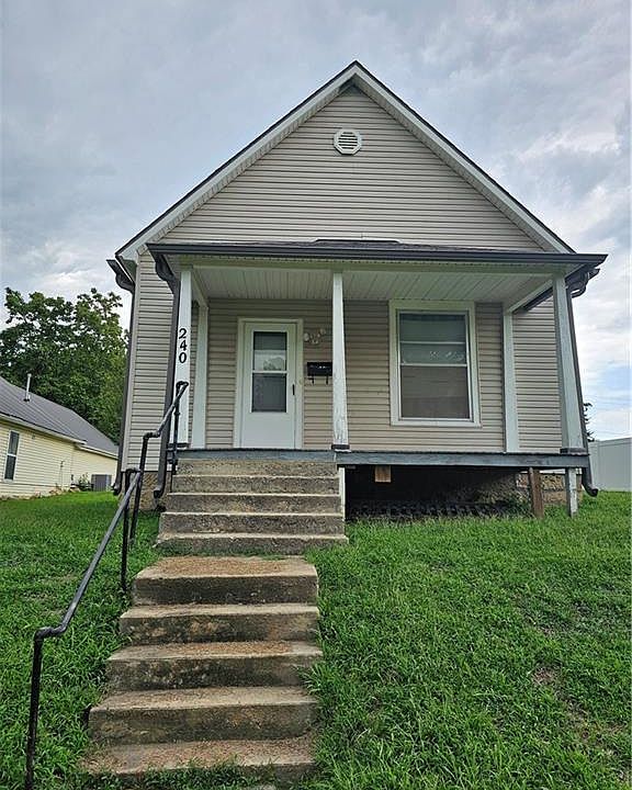 1st image of 240 W 11th St