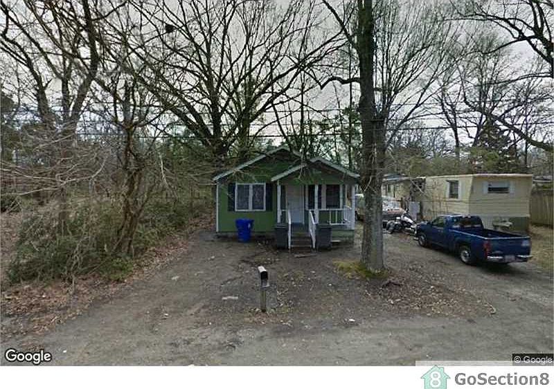 2nd image of 1913 Graham St