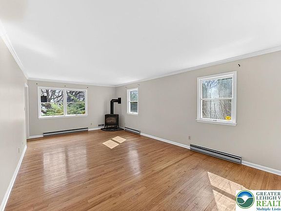 5th image of 1460 Springhouse Rd S