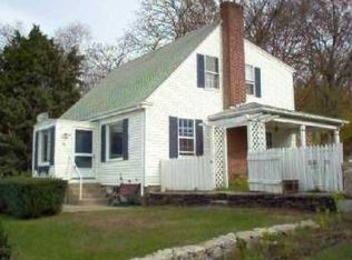 46 Miles Ave, Tiverton, RI 02878