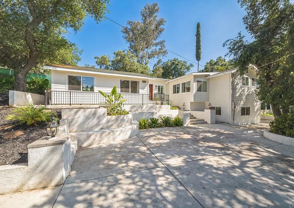 1st image of 10243 Canyon Dr