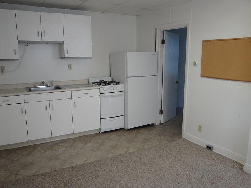 1st image of 504 W Otterman St APT 4