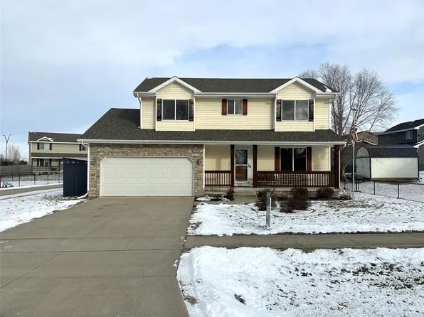 607 9th St NW, Altoona, IA 50009