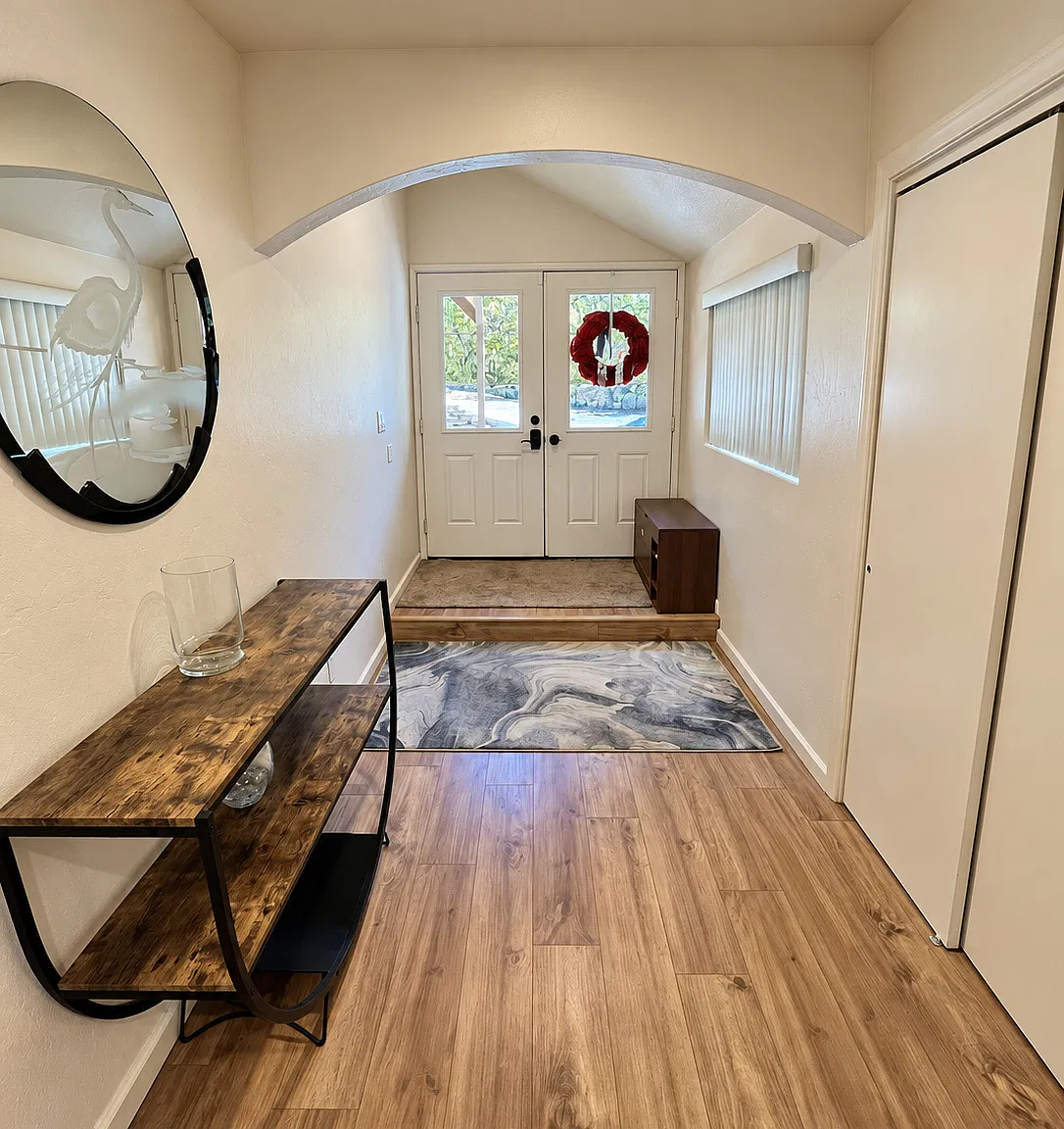 4 bed, 2.5 bath, 2465 sqft, $4,200 — Photo 3