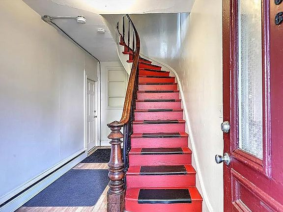 5th image of 166 Williams St