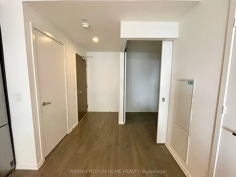 1 Bloor St E #1809 — Photo 21