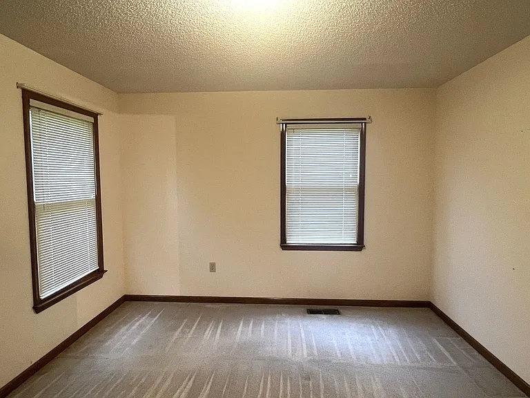178 Woodard Rd — Photo 28