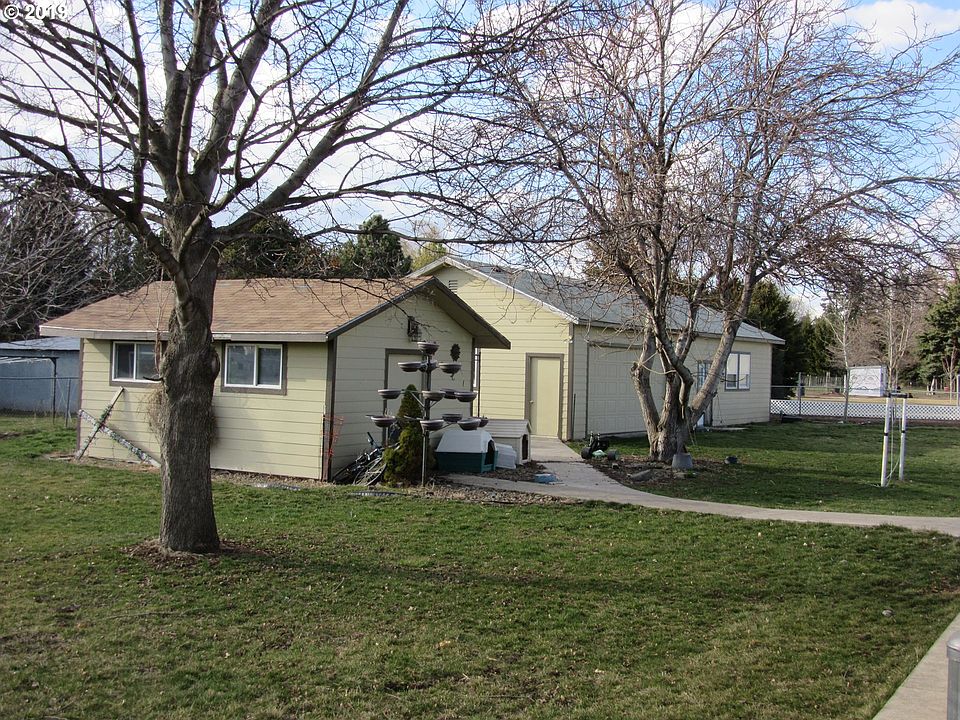 2nd image of 520 Summerville Rd