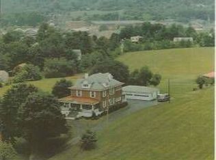 5647 Starkey Rd, Roanoke, VA 24018