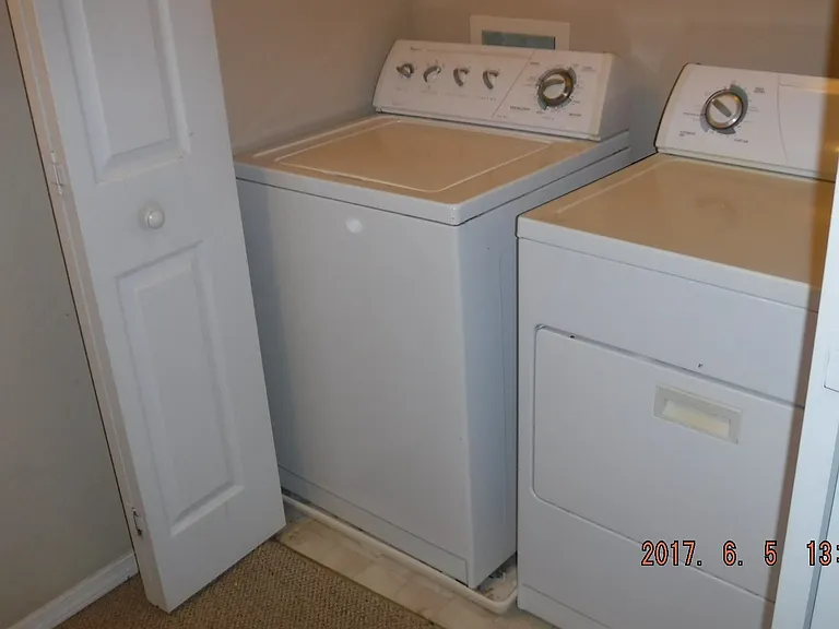 110 University Pkwy — Photo 6