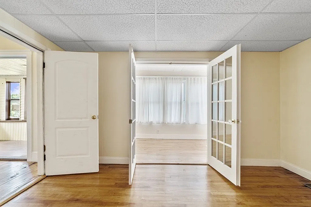 3 bed, 1650 sqft, $2,400 — Photo 1