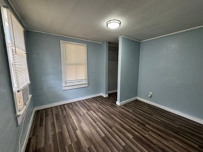 704 NW Alma Ave #101 — Photo 9