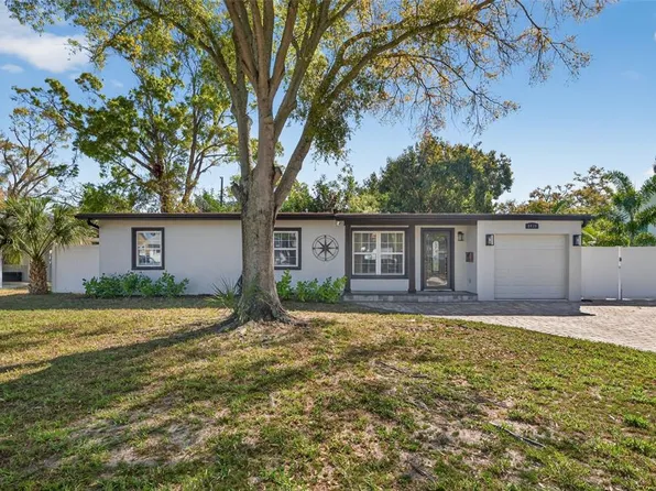 4420 Pompano Dr SE, Saint Petersburg, FL 33705