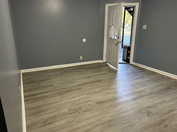 5th image of 1722 Coker Ave #13